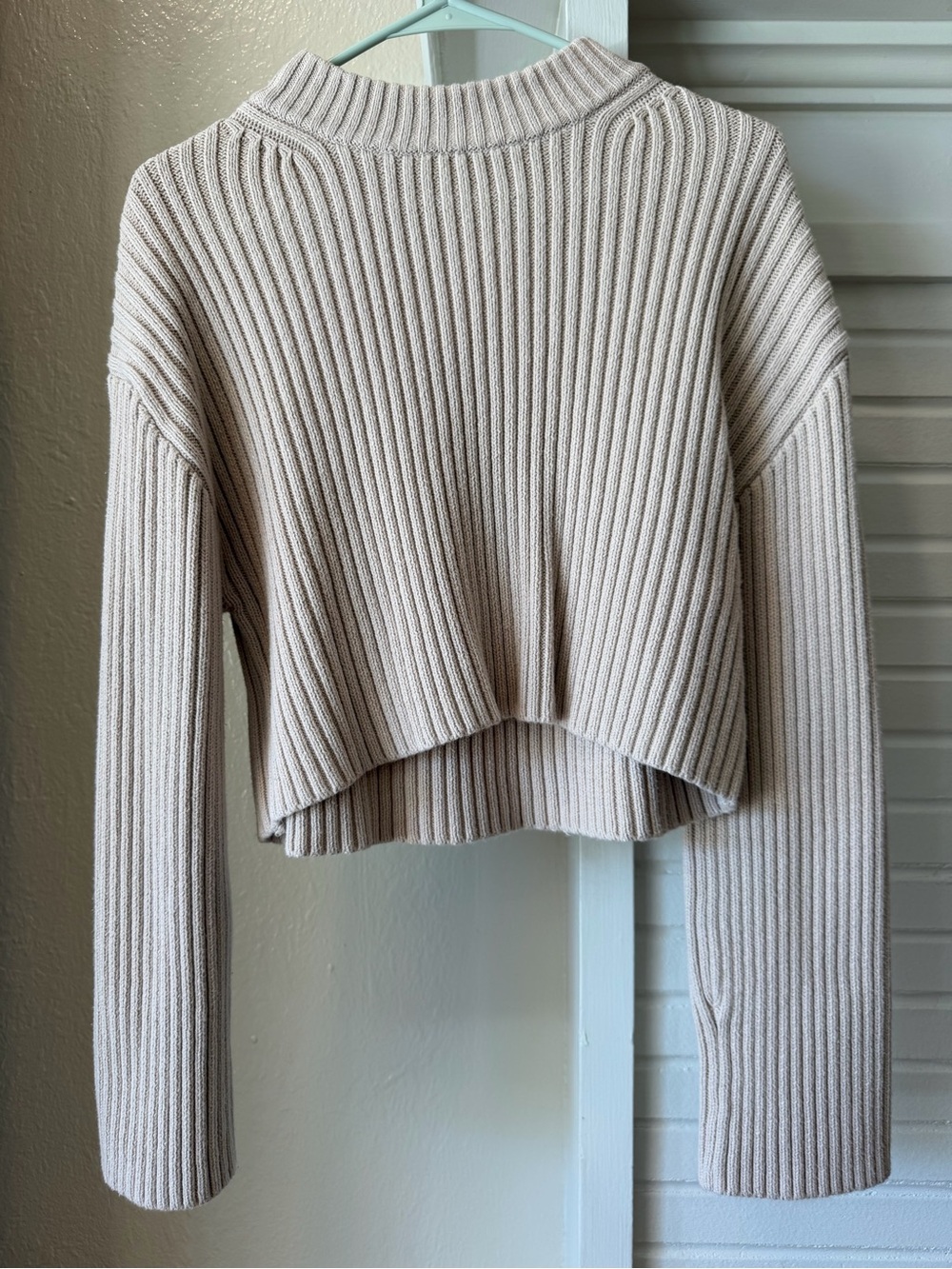 H&M Beige Ribbed Knit Cropped Sweater Wide Sleeve Size Small